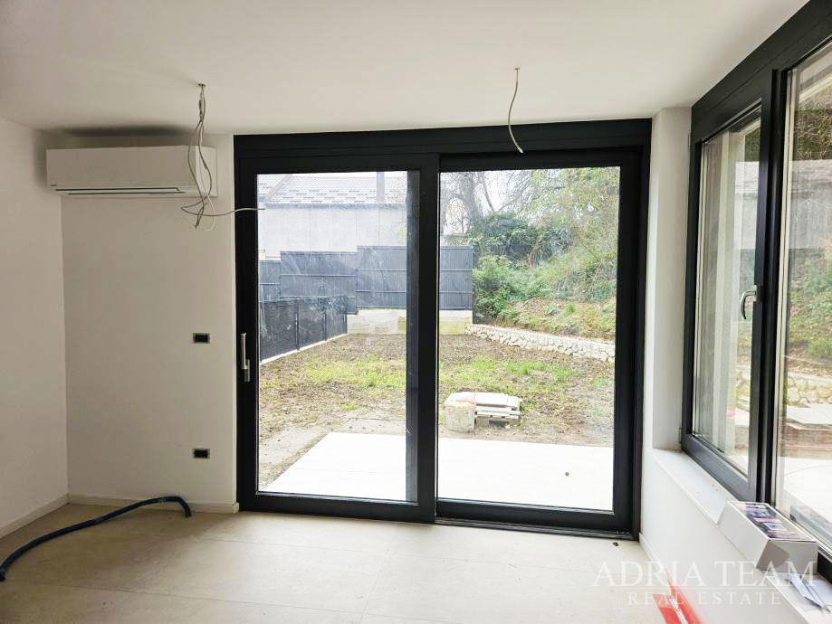 LUXUSNÍ 3-POKOJOVÝ BYT - GRAČANI, PODSLJEME, ZÁHŘEB