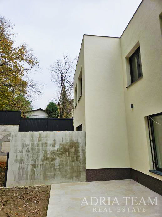 LUXUSNÍ 3-POKOJOVÝ BYT - GRAČANI, PODSLJEME, ZÁHŘEB