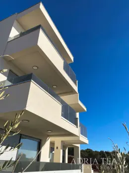 APARTMÁN č.2 V BYTOVÉM DOMĚ – NOVALJA, PAG nemovitost na prodej