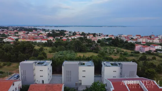 EXKLUZIVNÍ APARTMÁN SE STŘEŠNÍ TERASOU A JACUZZI - VIR nemovitost na prodej