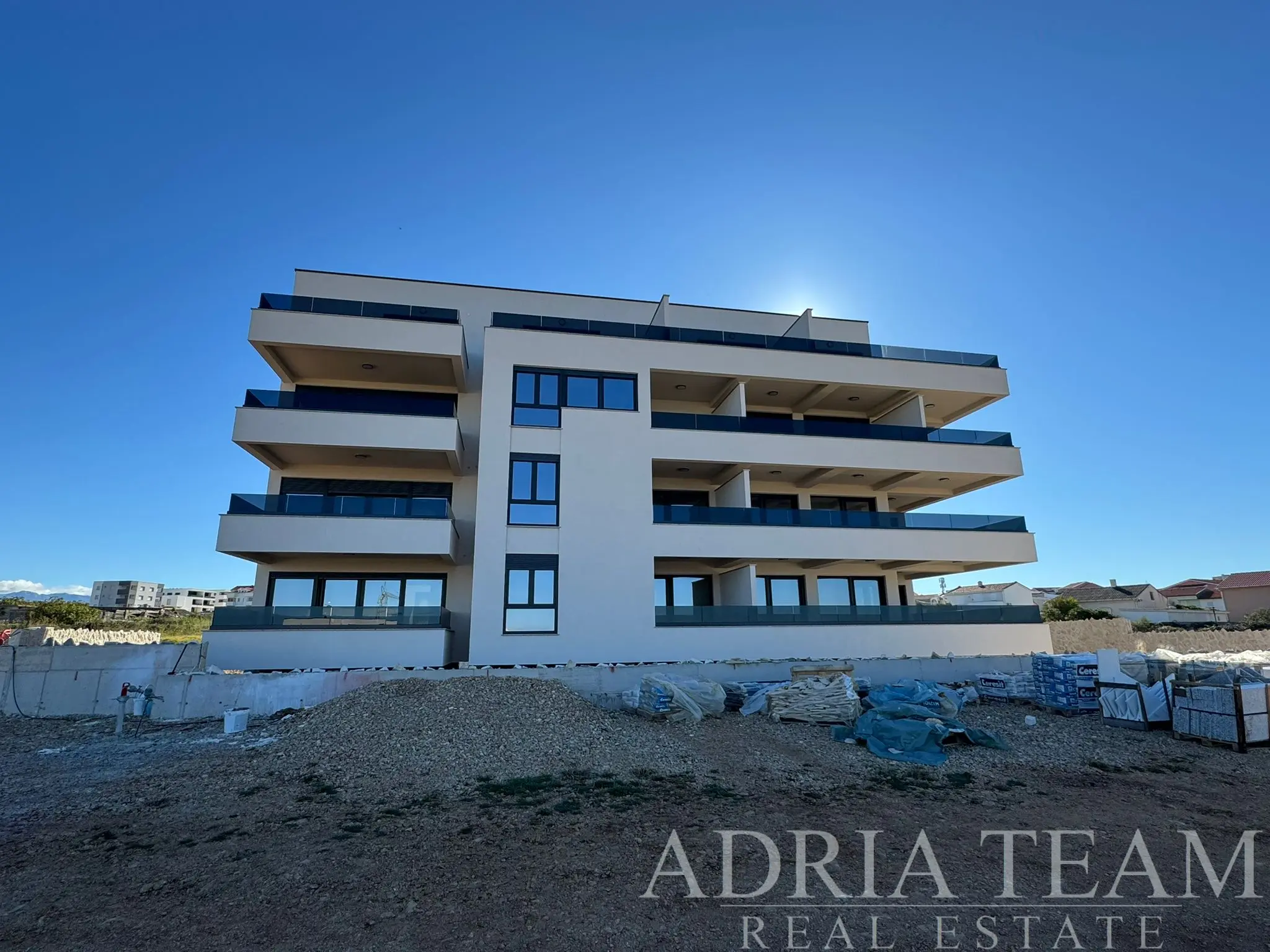 ATRATIVNÍ NOVOSTAVBA – 1POKOJOVÝ APARTMÁN, 1. PATRO – POVLJANA, PAG