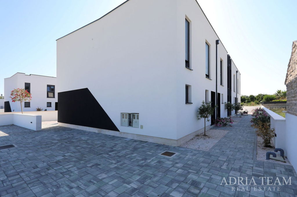 DVOUPODLAŽNÍ APARTMÁN V NOVOSTAVBĚ – PRIVLAKA