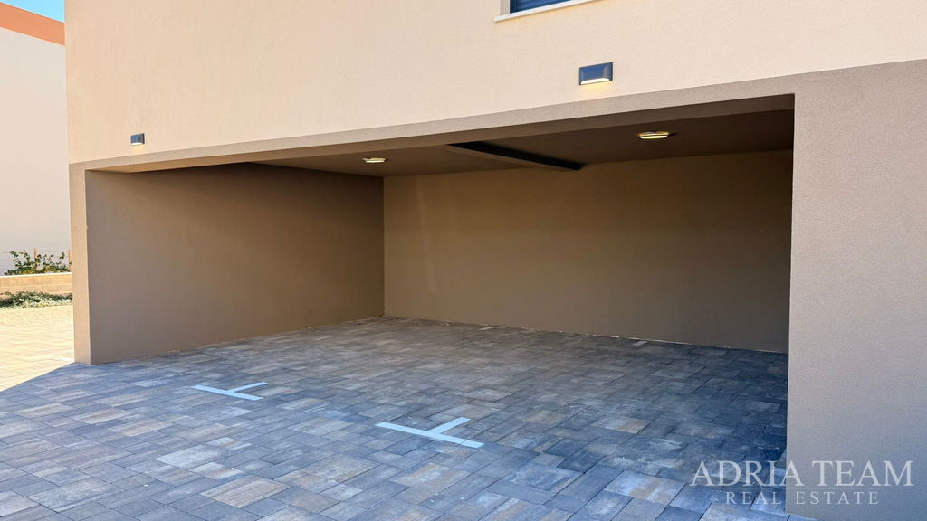 PENTHOUSE  – STŘEŠNÍ TERASA – NOVOSTAVBA – PRIVLAKA