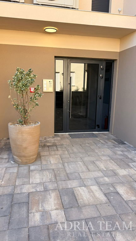 PENTHOUSE  – STŘEŠNÍ TERASA – NOVOSTAVBA – PRIVLAKA