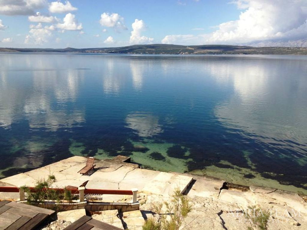 ATRAKTIVNÍ STAVEBNÍ POZEMEK S VÝHLEDEM NA MOŘE – NOVIGRAD