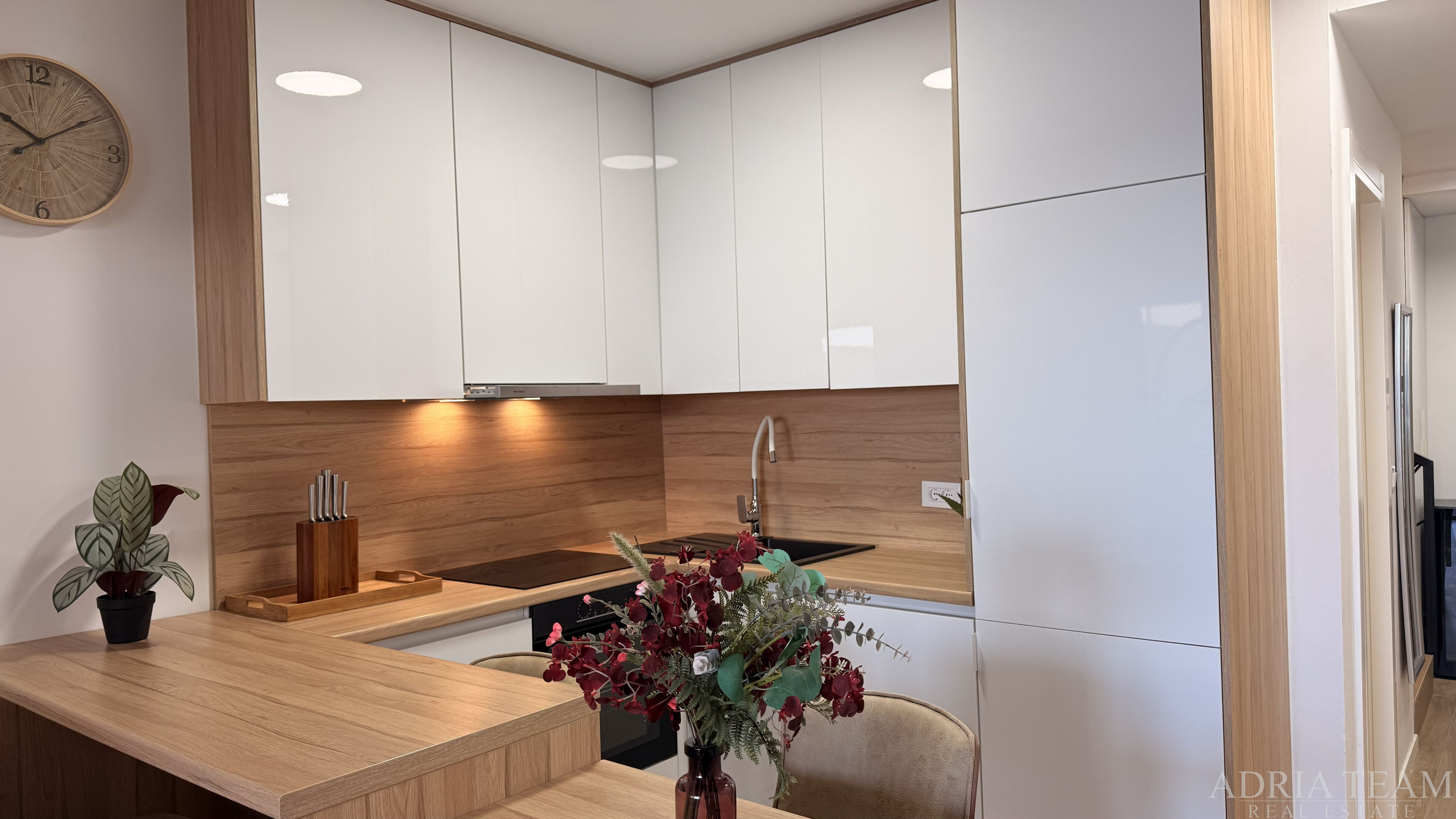 3-POKOJOVÝ APARTMÁN, PRVNÍ ŘADA U MOŘE – POVLJANA, PAG