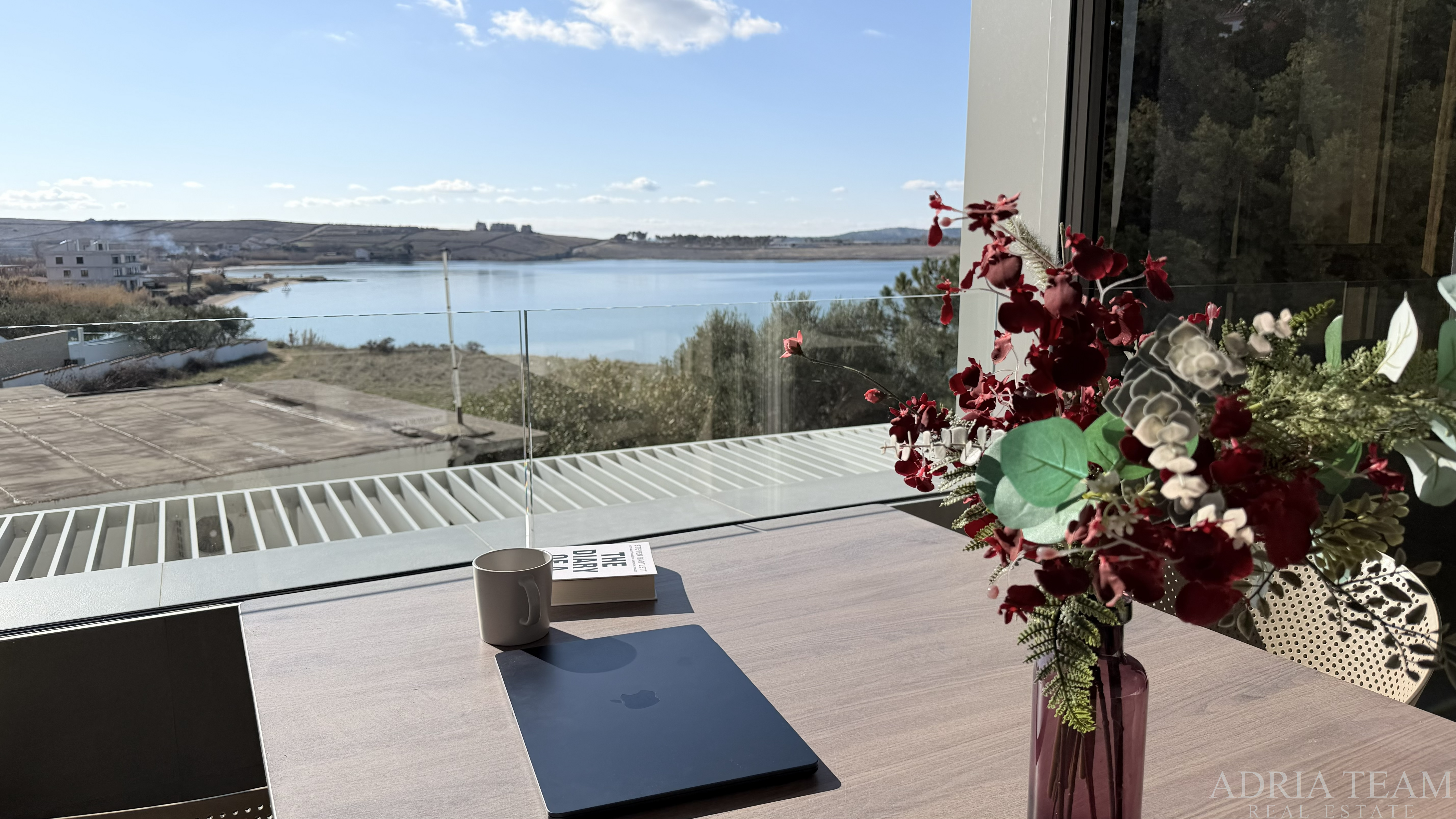 APARTMÁN – 1. PATRO – PRVNÍ ŘADA U MOŘE – VÝHLED NA MOŘE - POVLJANA, PAG