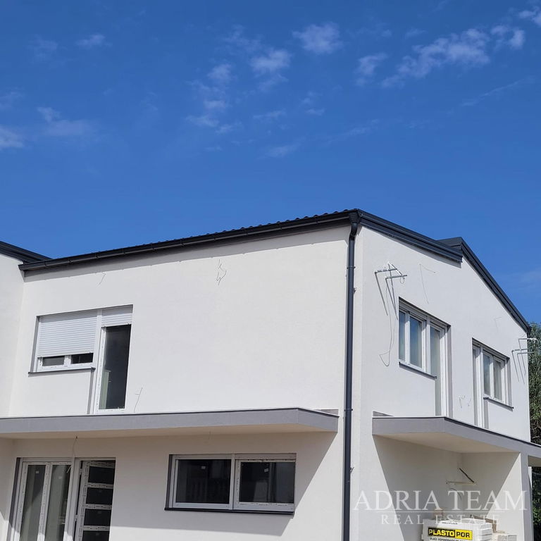 APARTMÁN SE ZAHRADOU, KLIDNÁ A TICHÁ POLOHA - POSEDARJE, ZADAR