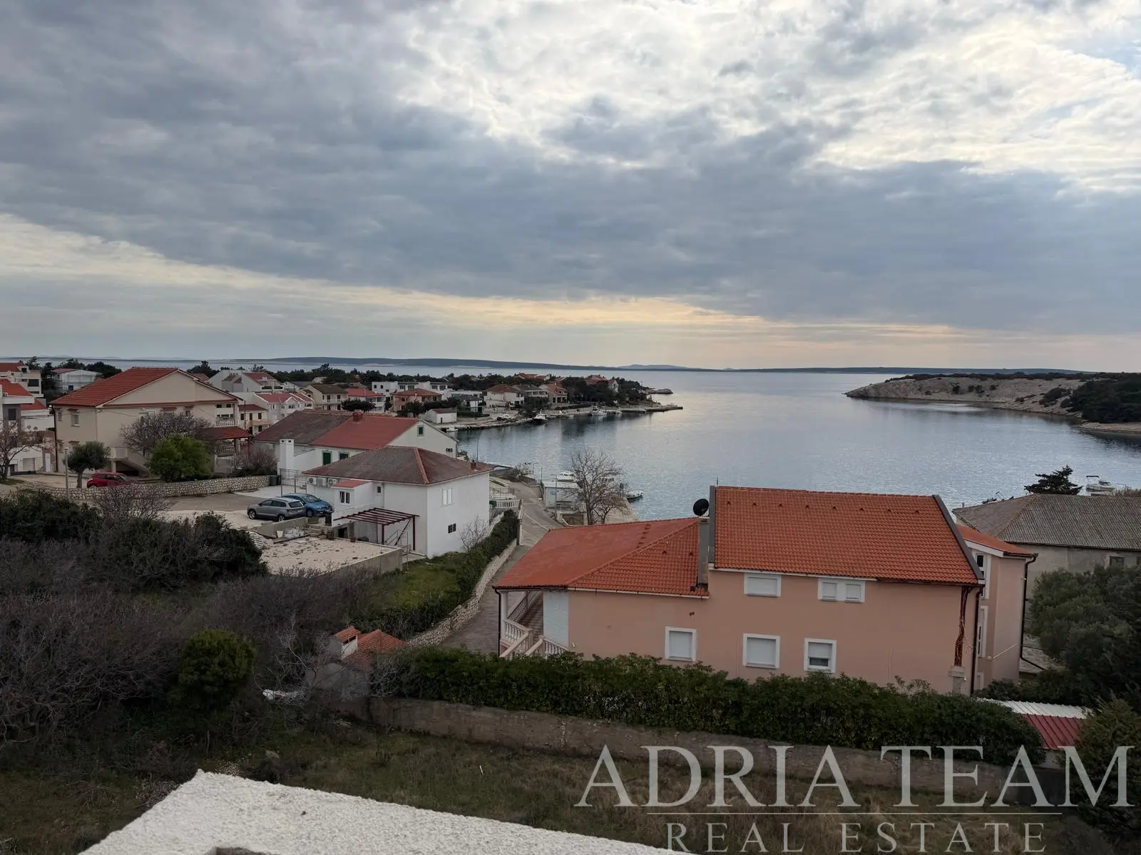 3POKOJOVÝ BYT V PŘÍZEMÍ SE ZAHRADOU – ŠIMUNI, PAG