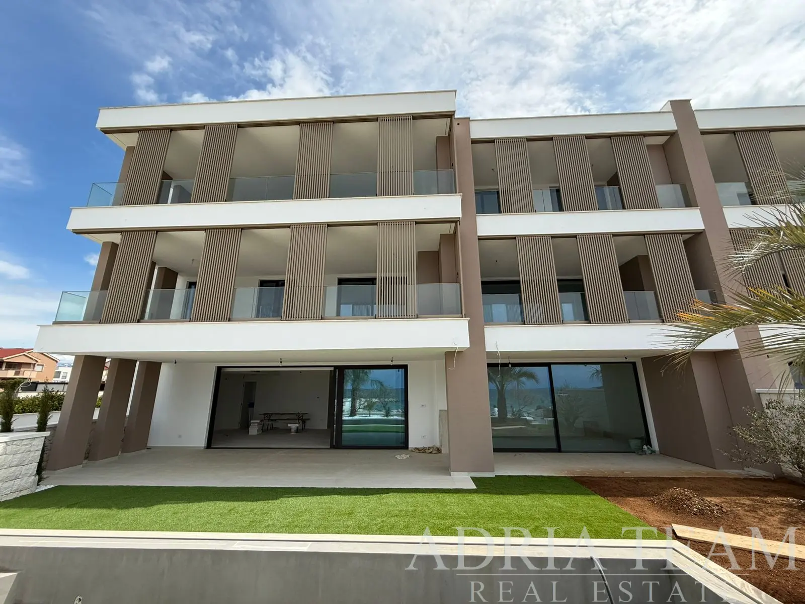 APARTMÁN 1 – PRVNÍ ŘADA U MOŘE – ZATON