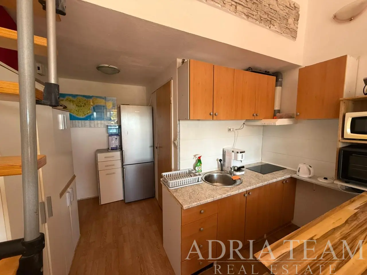 APARTMÁN 200 M OD MOŘE NA OSTROVĚ VIR – SKVĚLÁ INVESTICE I MÍSTO K ODPOČINKU