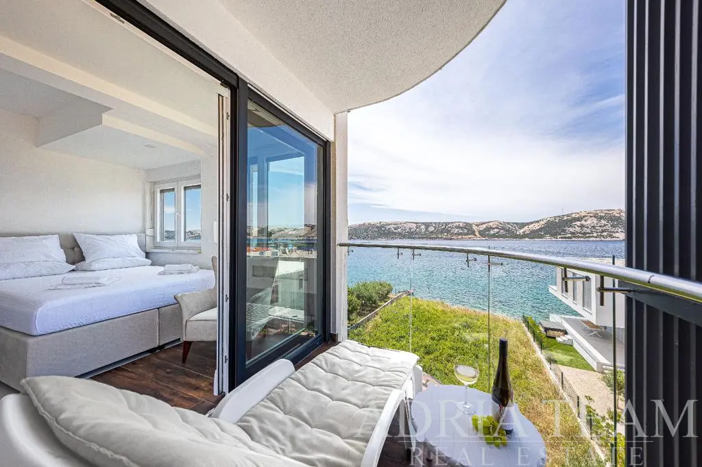 PENTHOUSE DRUHÁ ŘADA OD MOŘE – STARA POVLJANA, PAG