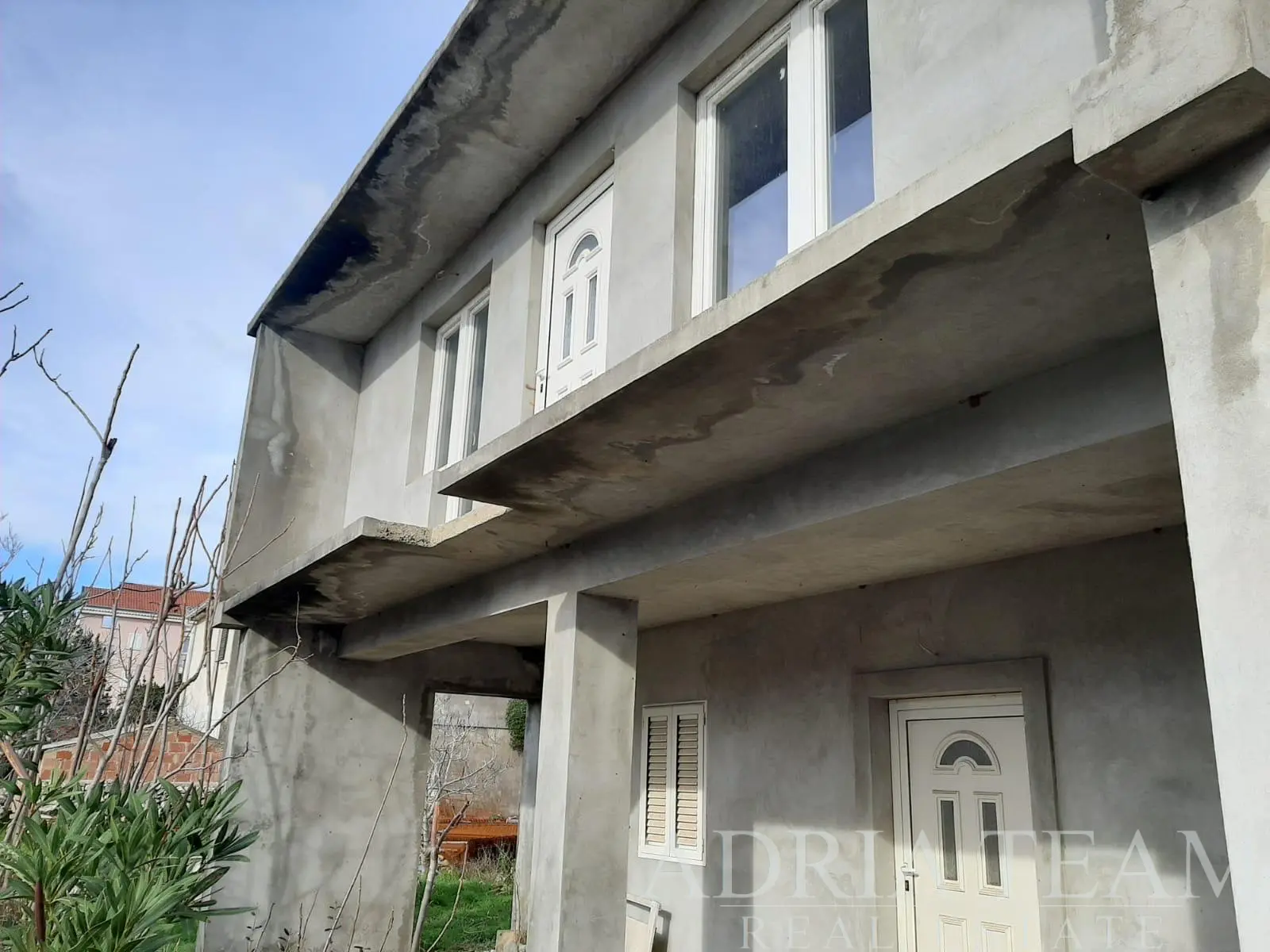 DŮM K REKONSTRUKCI V CENTRU POVLJANY – SKVĚLÁ INVESTIČNÍ PŘÍLEŽITOST