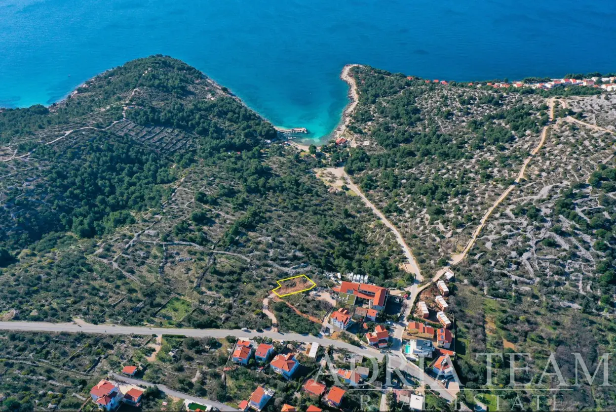 STAVEBNÍ POZEMEK S PLATNÝM STAVEBNÍM POVOLENÍM A PANORAMATICKÝM VÝHLEDEM NA MOŘE – MURTER