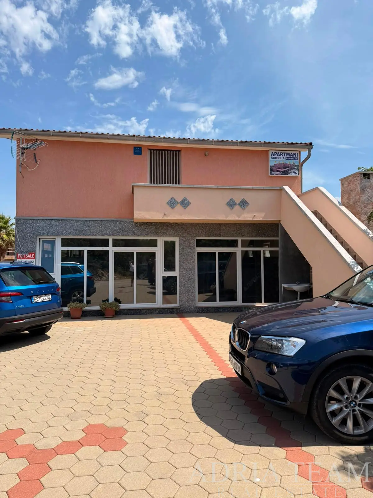PROSTORNÝ APARTMÁNOVÝ DŮM SE 7 APARTMÁNY A GARÁŽÍ – VIR