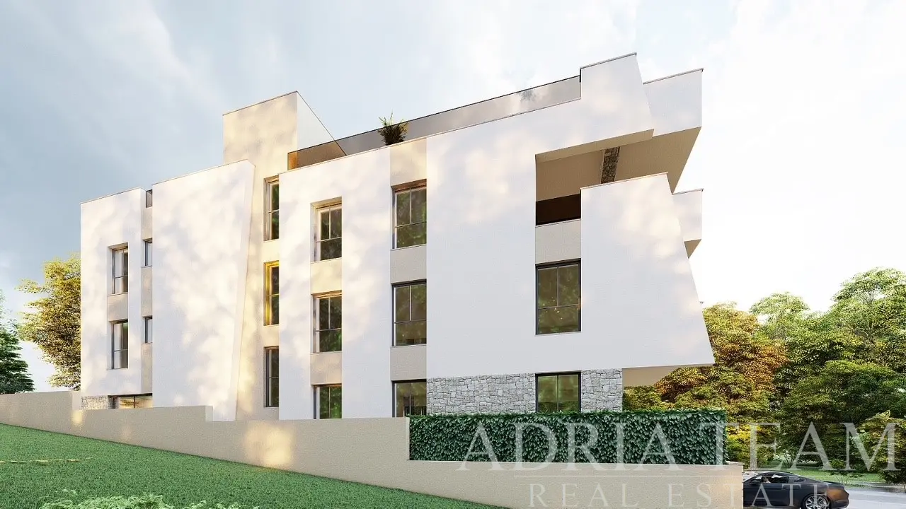 MODERNÍ TŘÍPOKOJOVÝ APARTMÁN S PANORAMATICKÝM VÝHLEDEM NA MOŘE – KOŽINO