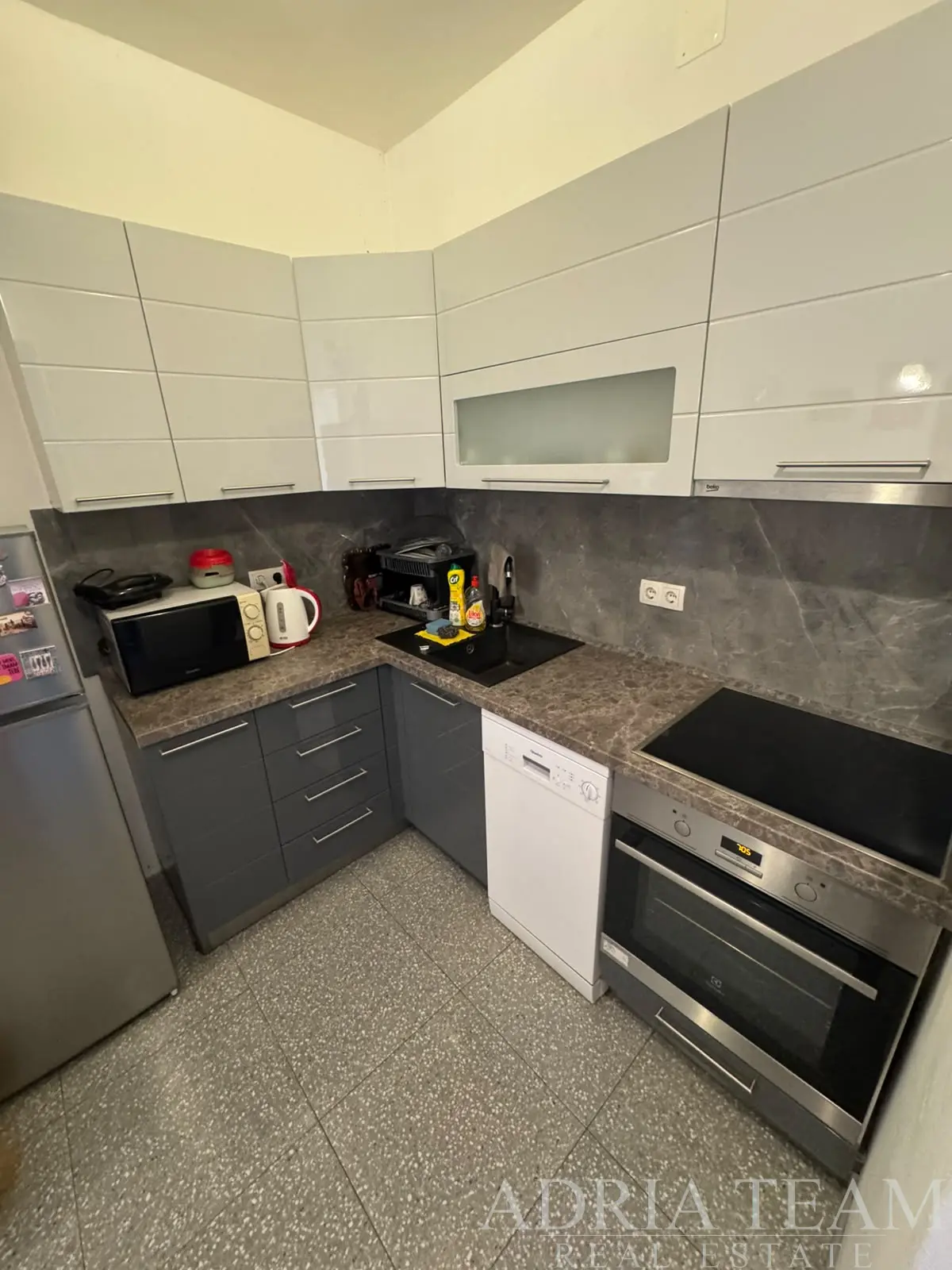 TŘÍPOKOJOVÝ APARTMÁN S VLASTNÍ ZAHRADOU  – OSTROV VIR