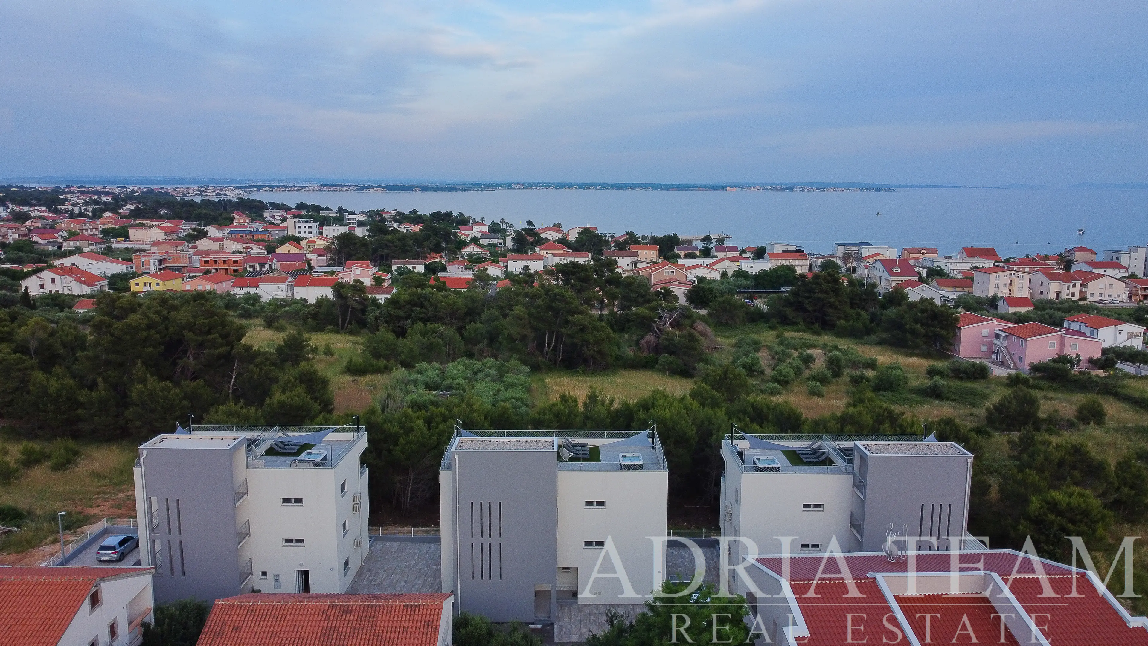 TŘÍPOKOJOVÝ APARTMÁN S4 S PROSTORNÝMI TERASAMI – VIR