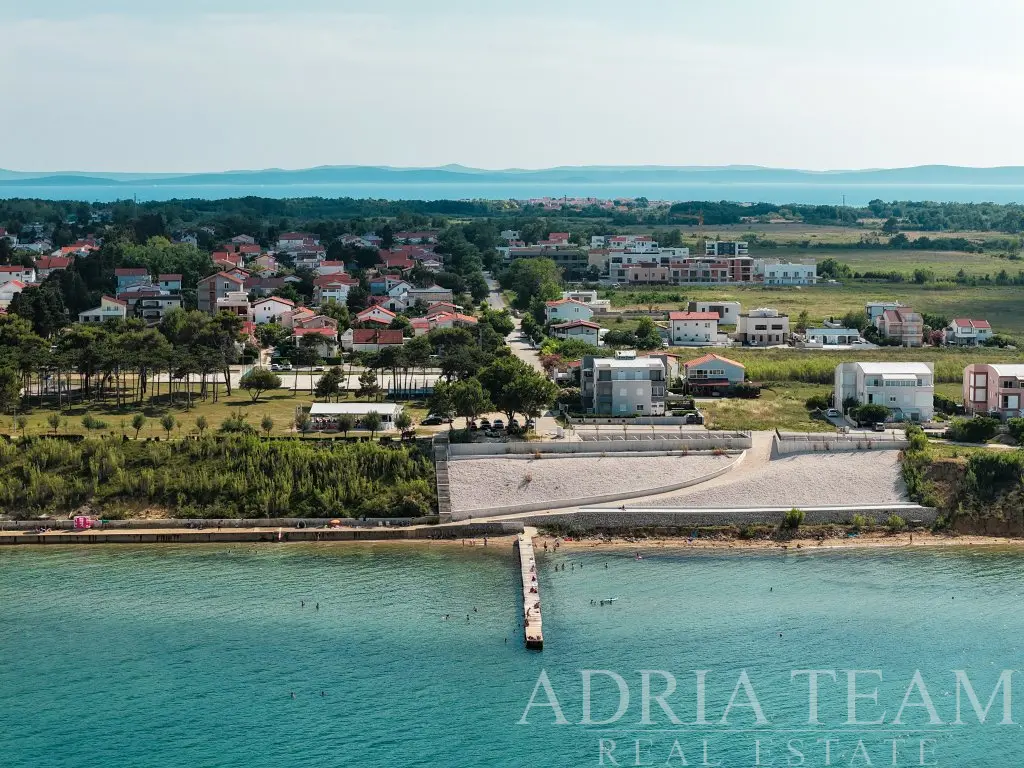 MODERNÍ APARTMÁN 3+KK S KRYTOU TERASOU V NOVOSTAVBĚ – PRIVLAKA, SABUNIKE