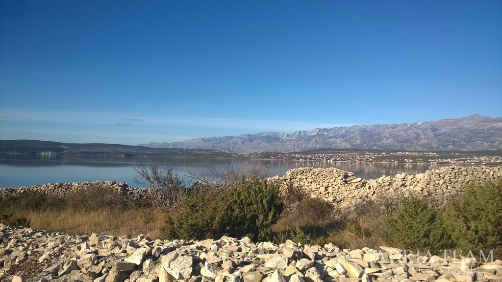 STAVEBNÍ POZEMEK S PANORAMATICKÝM VÝHLEDEM NA MOŘE – NOVIGRAD