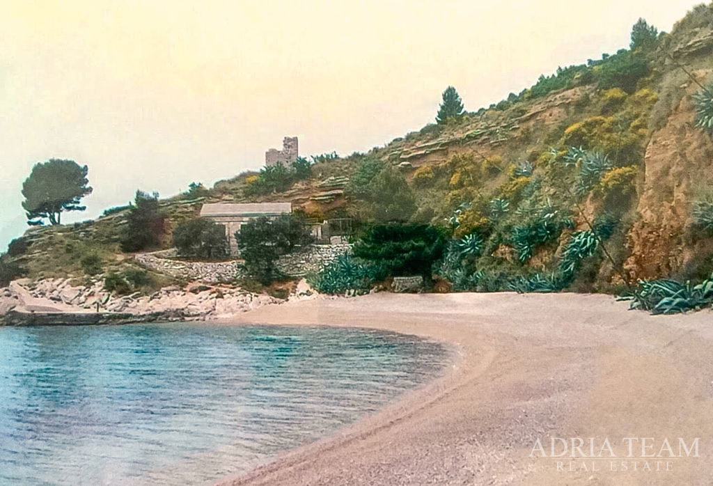 ZEMĚDĚLSKÝ POZEMEK – OSTROV BRAČ