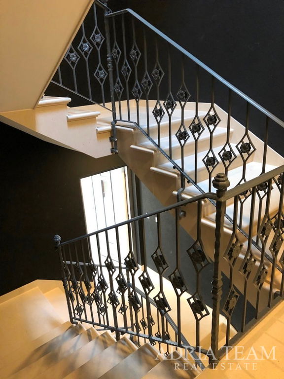 LUXUSNÍ APARTMÁN S PANORAMATICKÝM VÝHLEDEM – POVLJANA, PAG