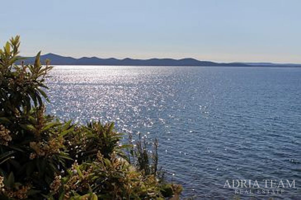 STAVEBNÍ POZEMEK V 1. ŘADĚ U MOŘE – KOŽINO, ZADAR – VÝJIMEČNÁ INVESTIČNÍ PŘÍLEŽITOST