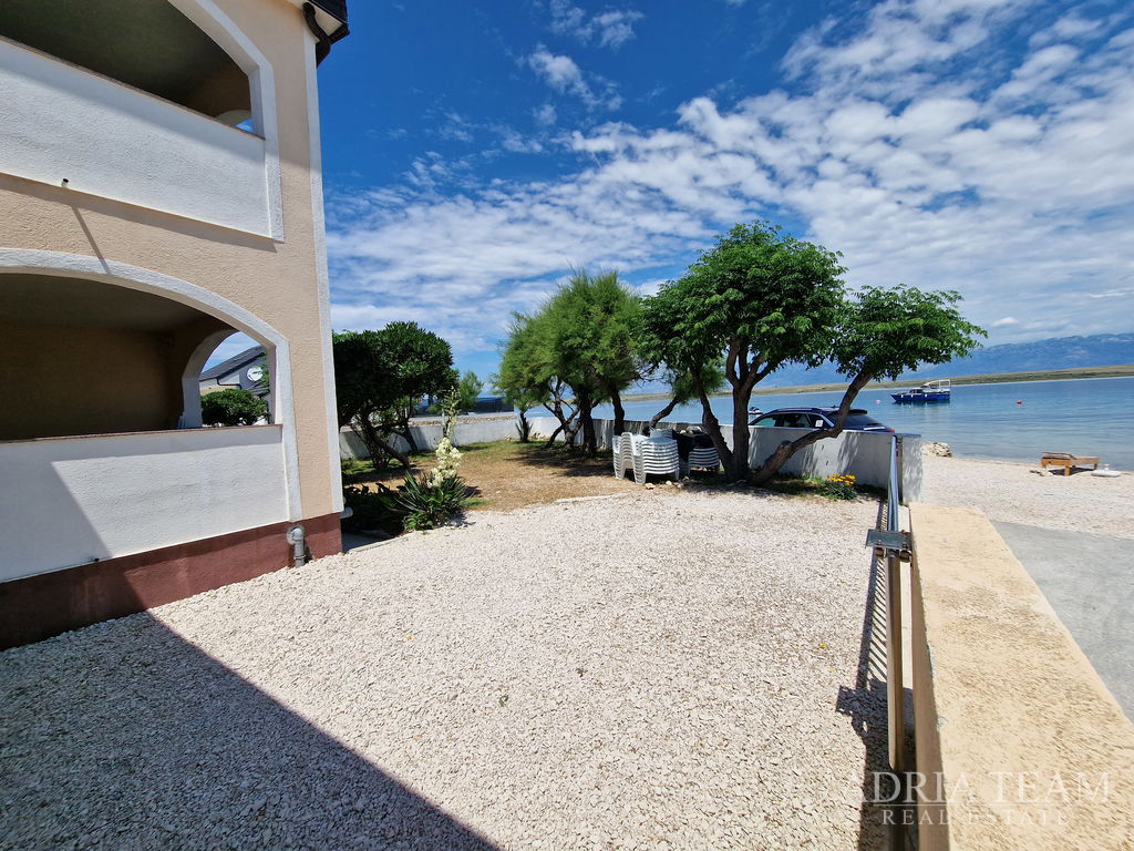 SAMOSTATNĚ STOJÍCÍ DŮM S 5 APARTMÁNY – BLÍZKO MOŘE A PLÁŽE – VIR