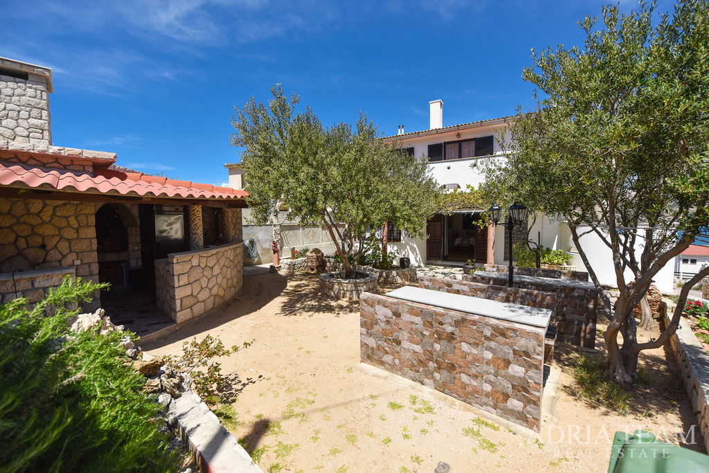 DVOUPOKOJOVÝ APARTMÁN 80,47 m² – 150 M OD MOŘE – PAG