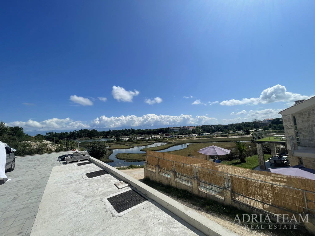 ŘADOVÝ DŮM, 50 m OD MOŘE, VÝBORNÁ POLOHA, NIN – ZATON
