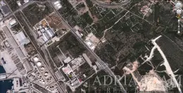 STAVEBNÍ POZEMEK V PRŮMYSLOVÉ ZÓNĚ – VÝBORNÁ TRANZITNÍ POLOHA – GAŽENICA, ZÓNA BARBARIČINE nemovitost na prodej